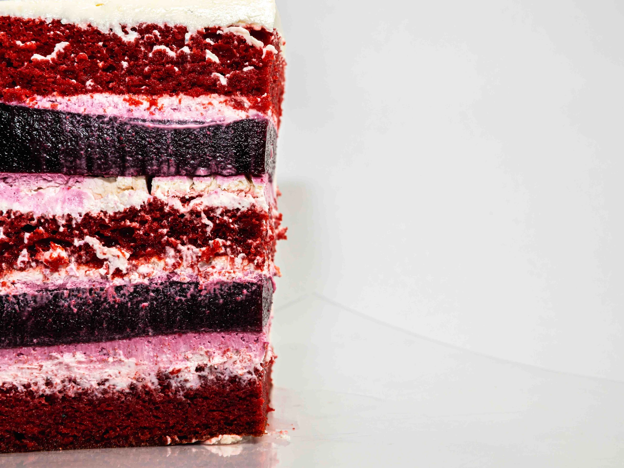 Tort Red Velvet cu inserție Tort Red Velvet cu inserție