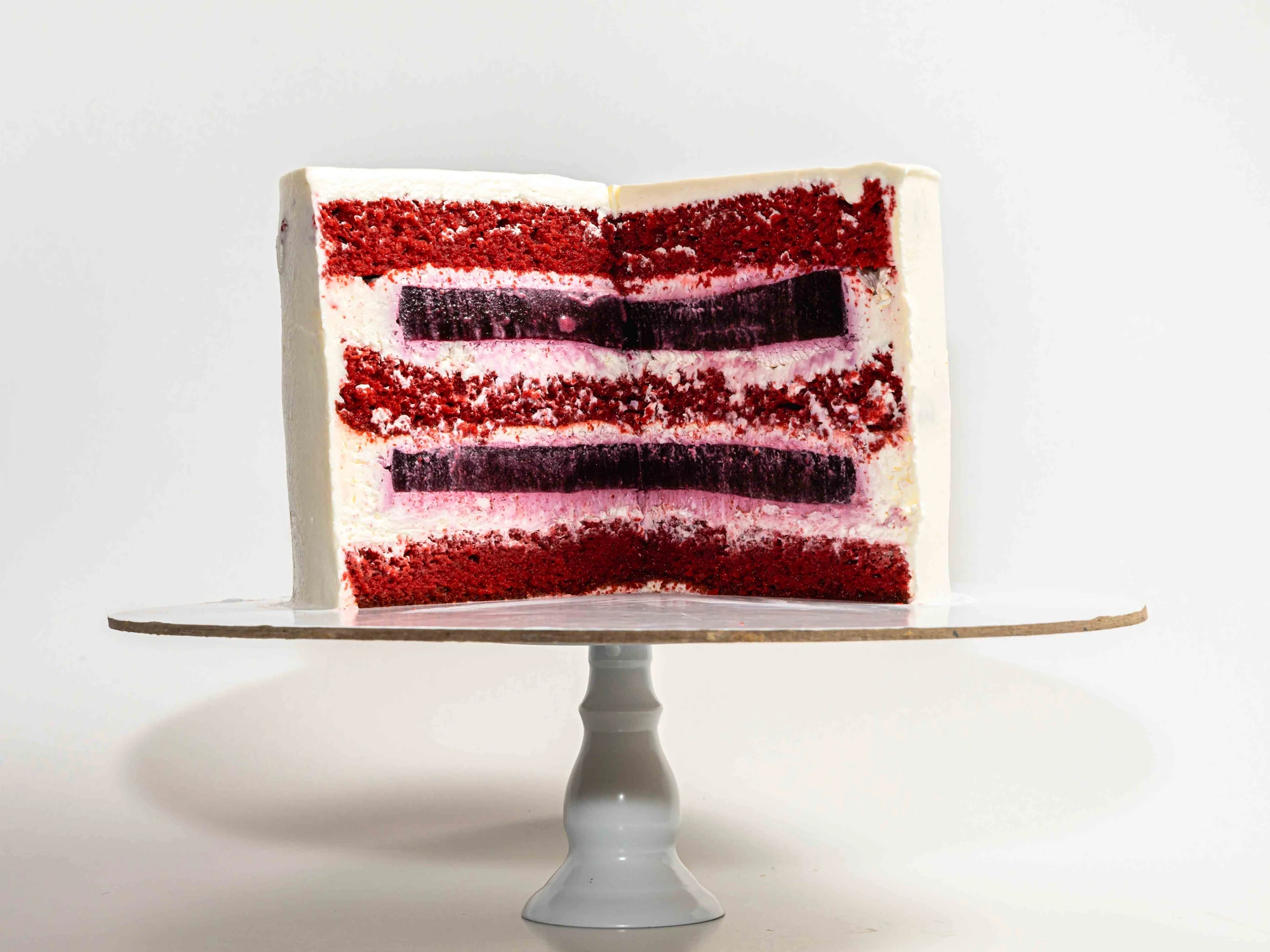 Tort Red Velvet cu inserție Tort Red Velvet cu inserție